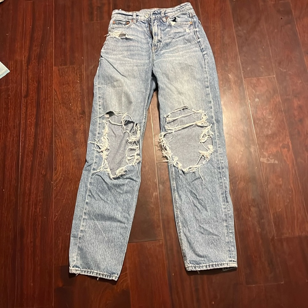 Straight Leg American Eagle jeans.